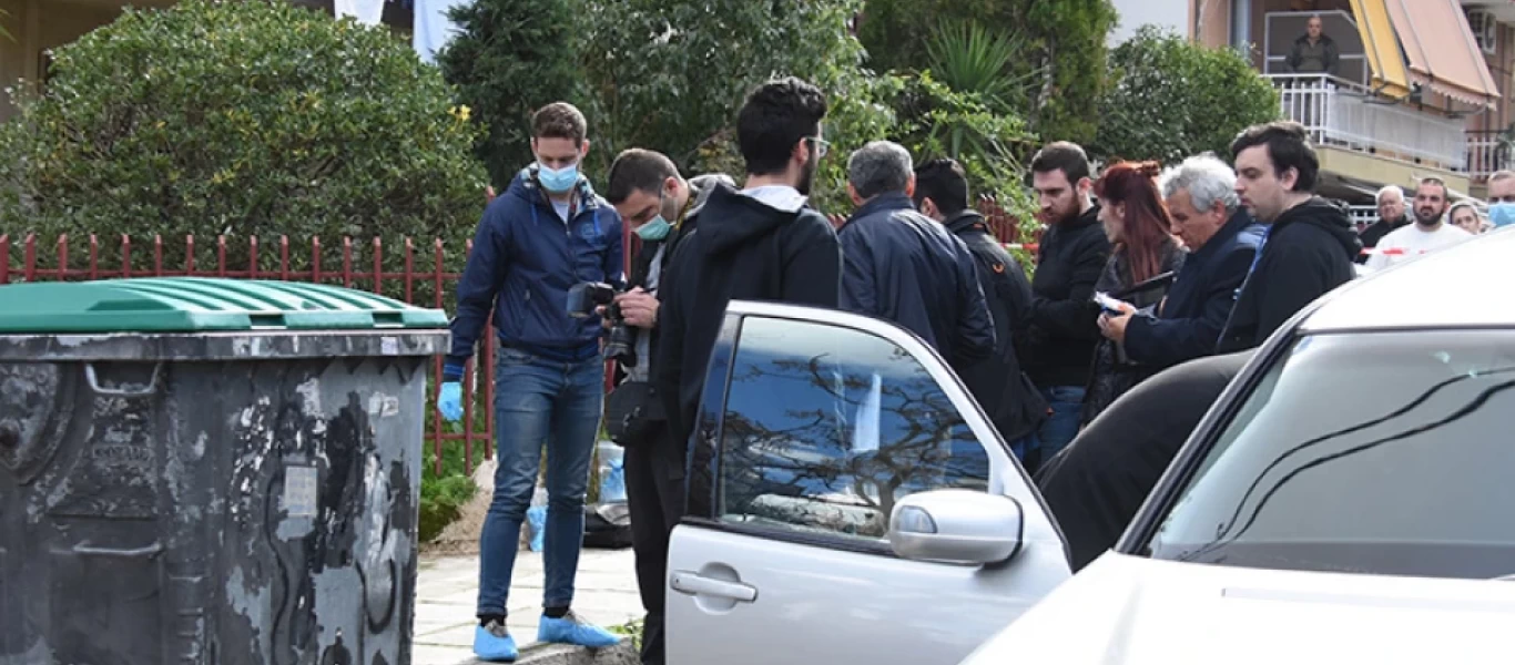 Παραλίγο τραγωδία στα Χανιά: Άνδρας έσωσε δύο μικρά παιδιά από αυτοκίνητο που άρχισε να... τσουλάει χωρίς οδηγό!